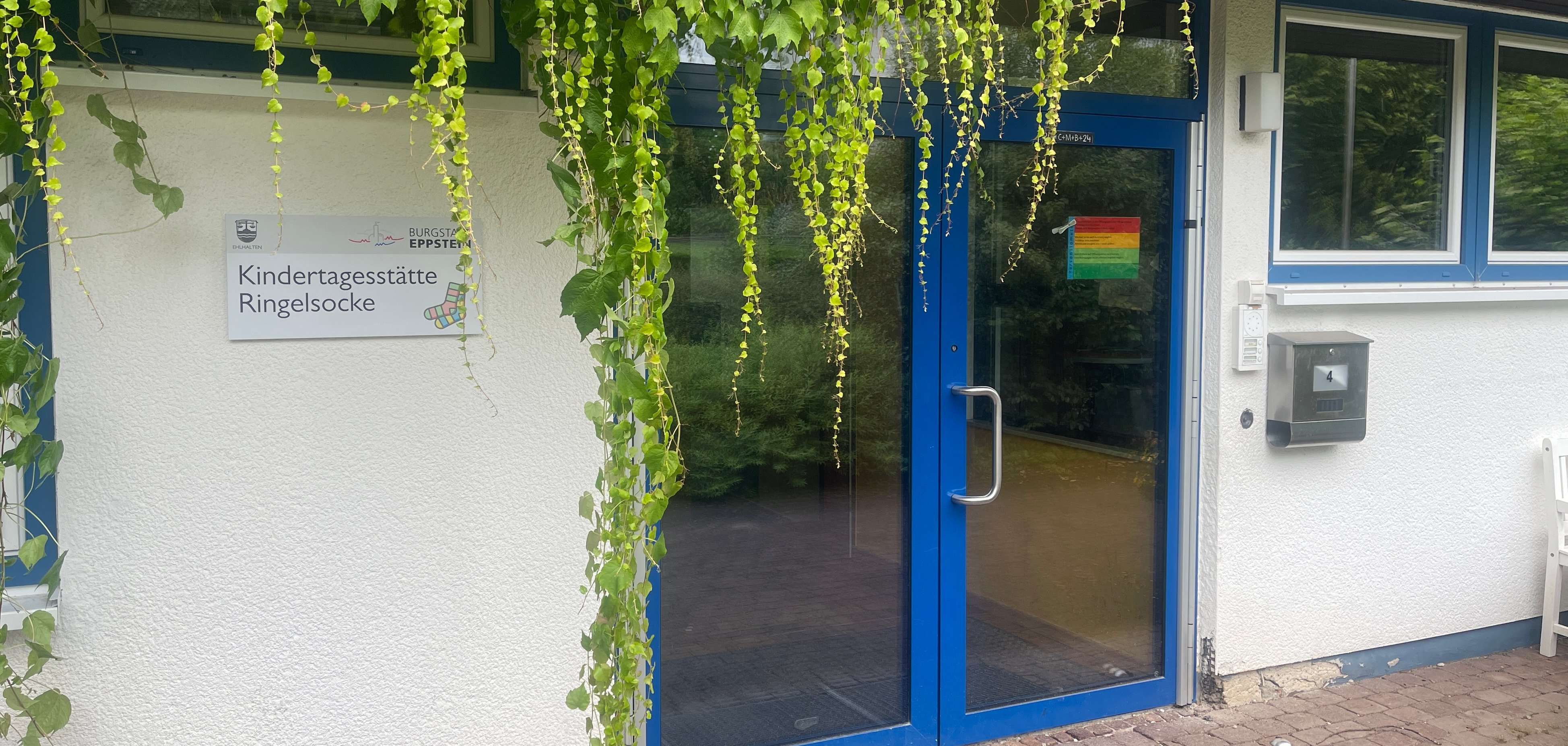 Eingang der Kita in Ehlhalten