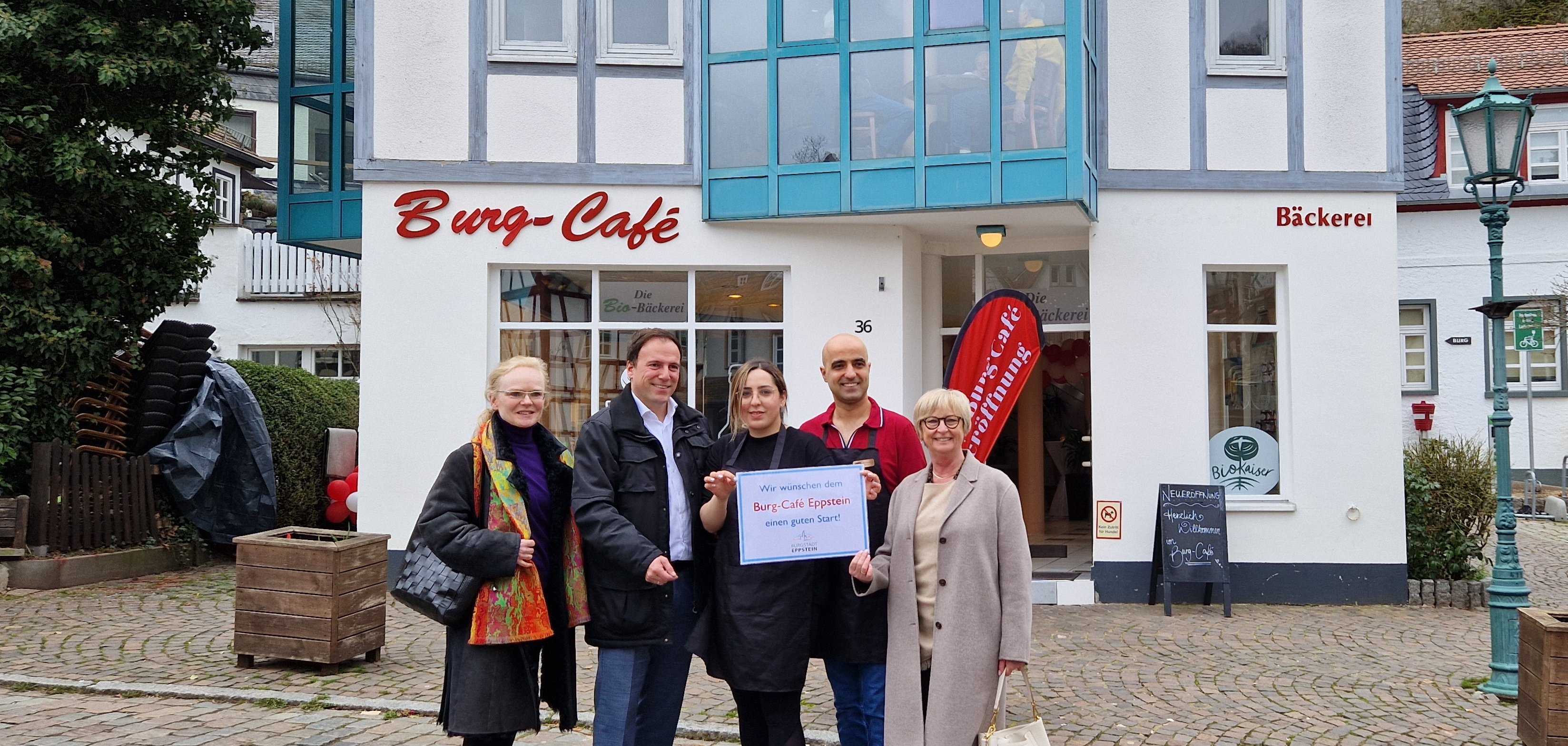  Bürgermeister Alexander Simon, Erste Stadträtin Sabine Bergold und SWE-Geschäftsführerin Sibylle Yaakov gratulierten vor Ort zum Start.