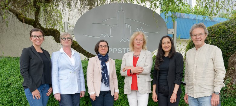 Gruppenfoto der sechs Mitglieder der Integrationskommission